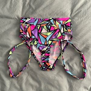 Geometric rave bottoms with thigh strap